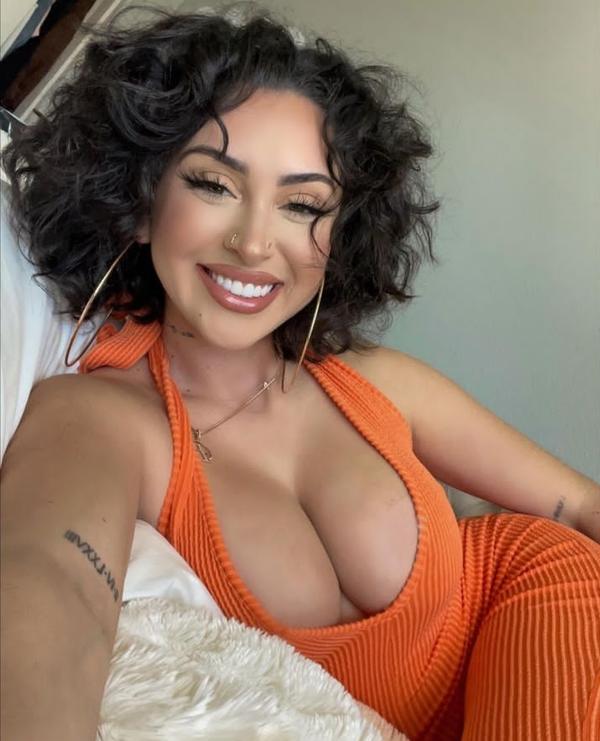 Kiara Estefanía la compañía que siempre soñaste